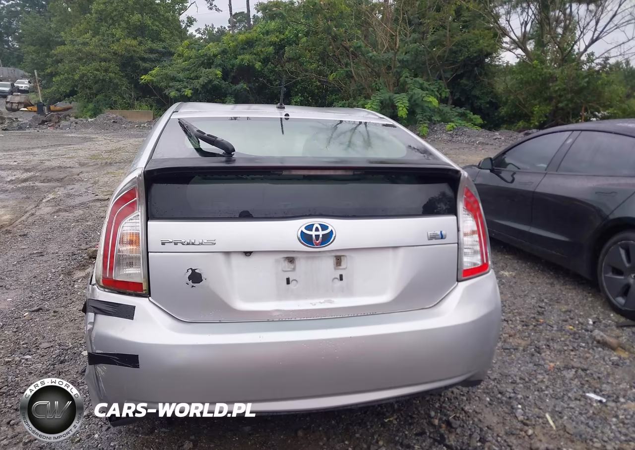 2013 Toyota Prius Two VIN:JTDKN3DU7D5649750 - 16