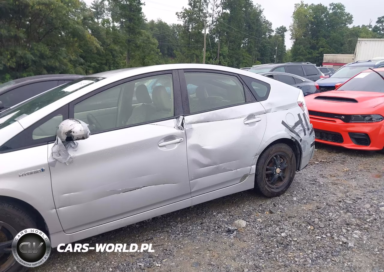 2013 Toyota Prius Two VIN:JTDKN3DU7D5649750 - 6