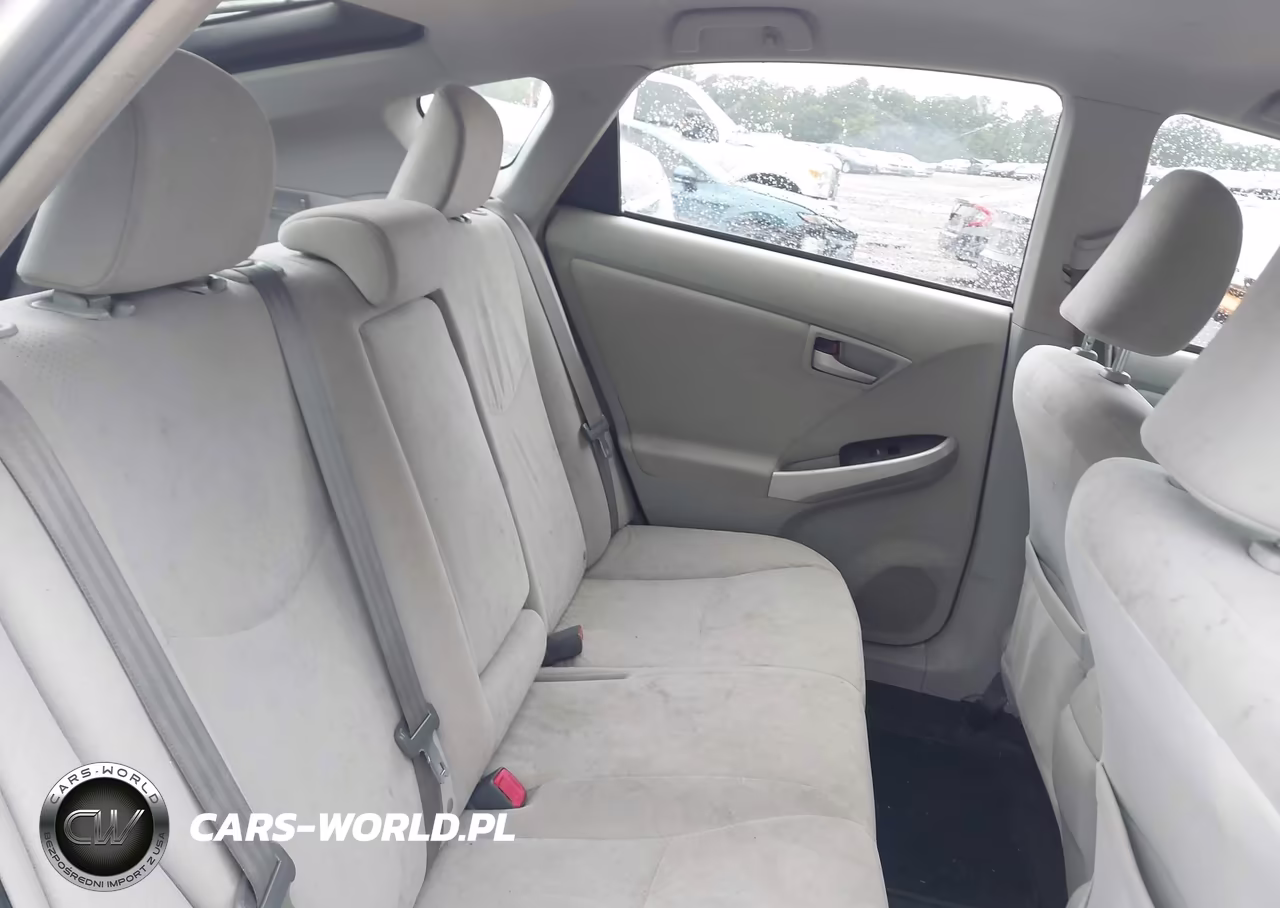 2013 Toyota Prius Two VIN:JTDKN3DU7D5649750 - 8