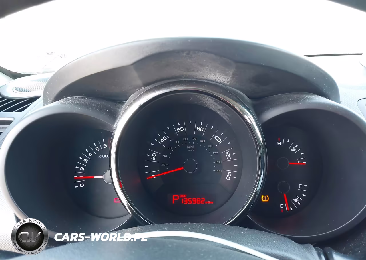 2011 Kia Soul + VIN:KNDJT2A28B7275021 - 7