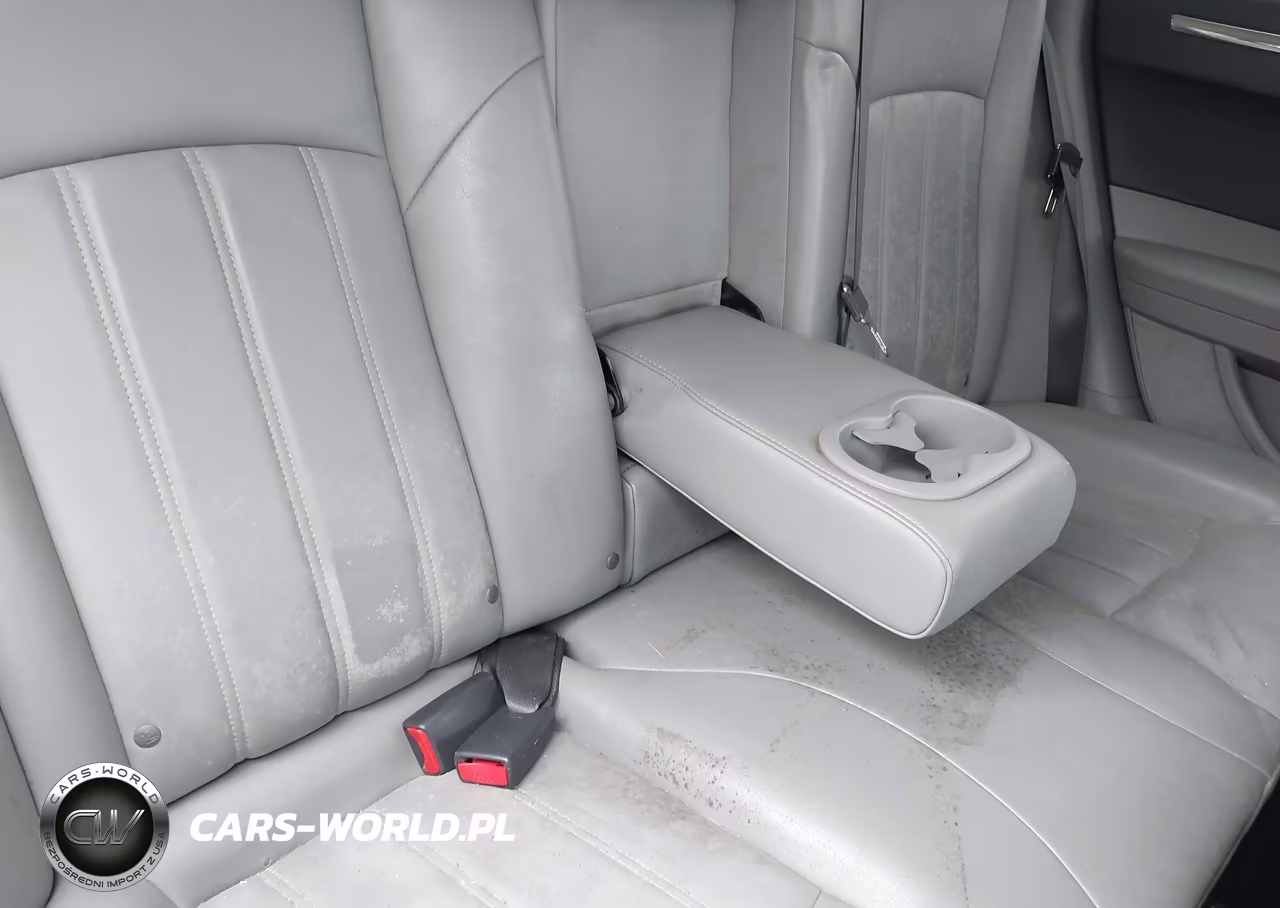 2007 Chrysler 300C VIN:2C3KA63H37H748536 - 12