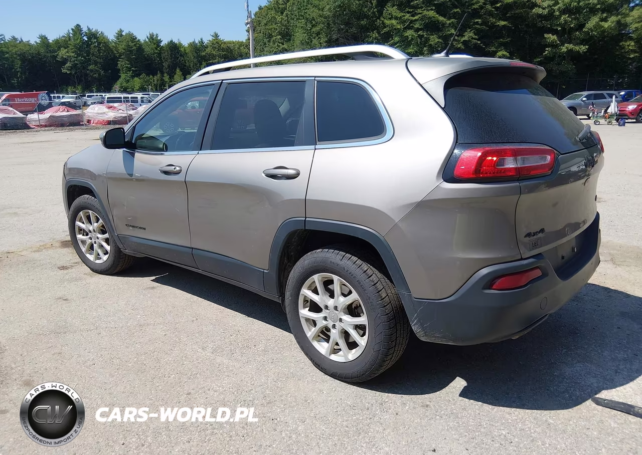 2017 Jeep Cherokee Latitude VIN:1C4PJMCB4HW521246 - 3