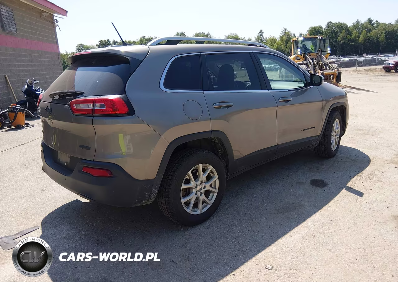 2017 Jeep Cherokee Latitude VIN:1C4PJMCB4HW521246 - 4