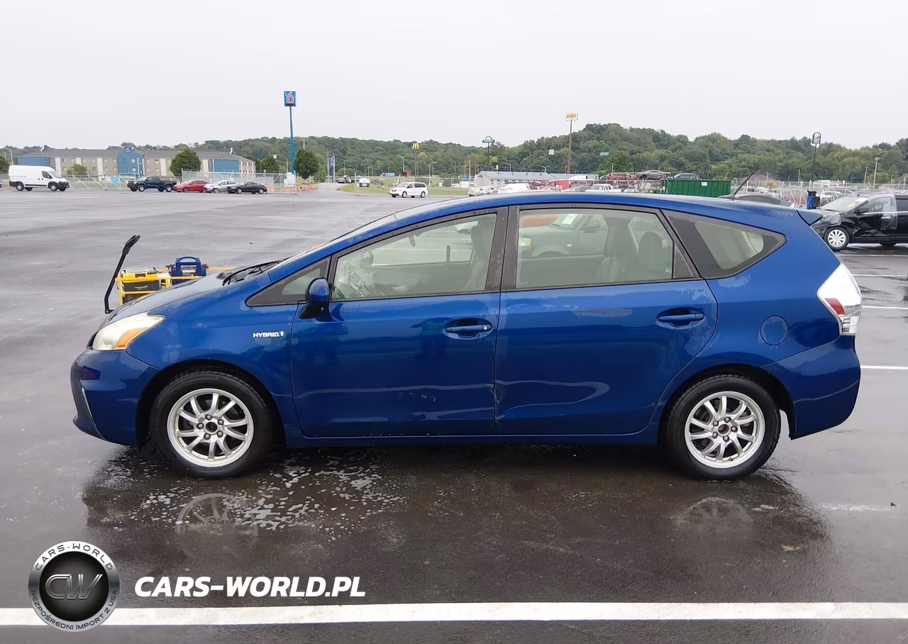 2013 Toyota Prius V Three VIN:JTDZN3EU8D3213305 - 14