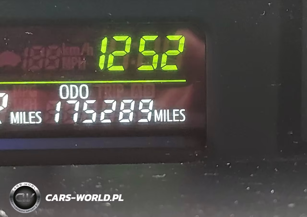 2013 Toyota Prius V Three VIN:JTDZN3EU8D3213305 - 15