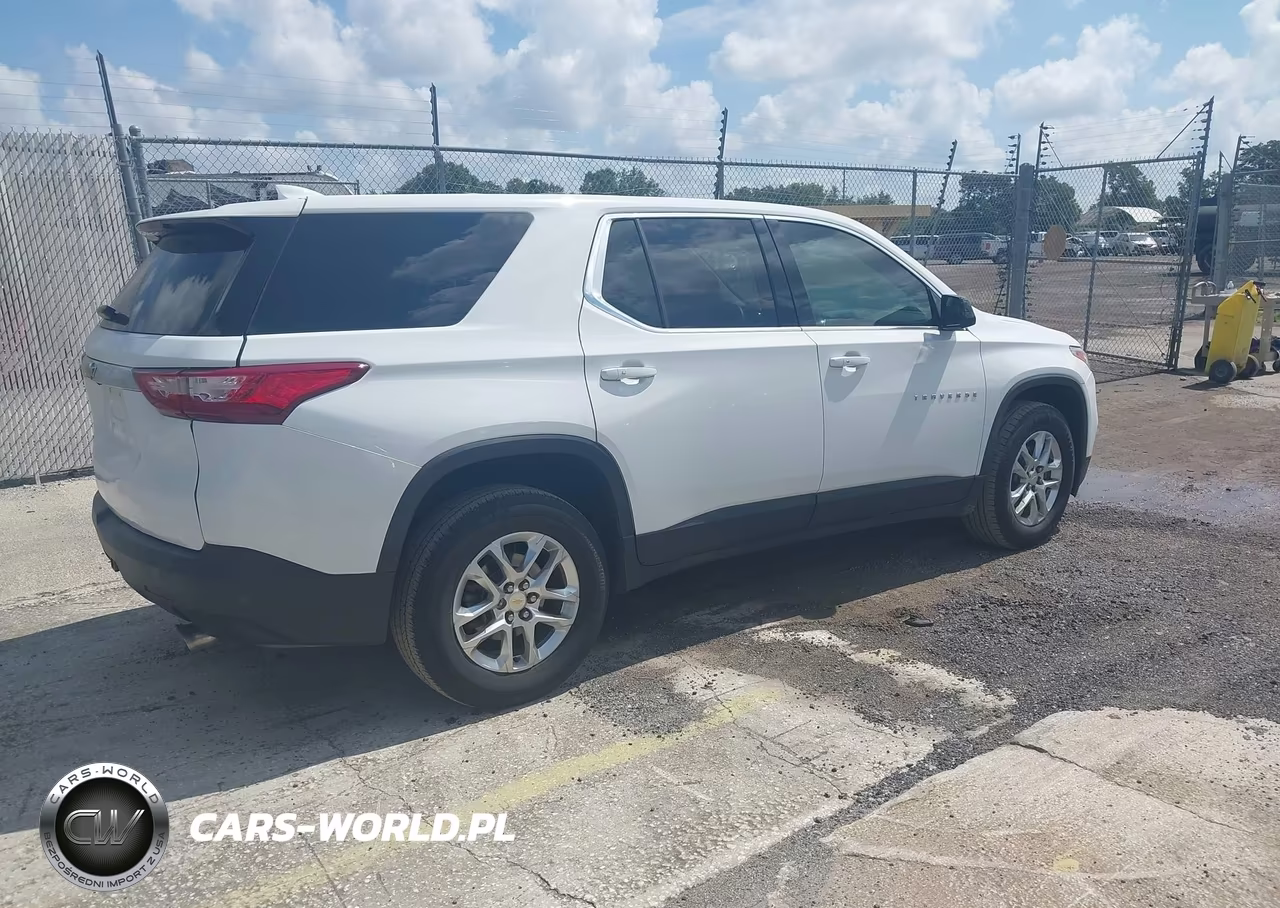 2019 Chevrolet Traverse Ls VIN:1GNERFKW7KJ308450 - 4
