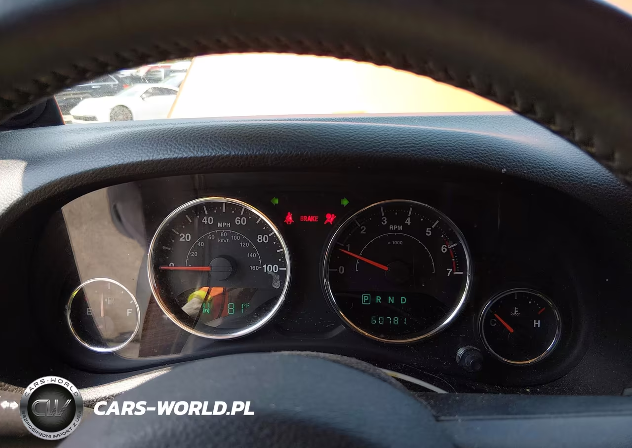 2011 Jeep Wrangler Sport VIN:1J4AA2D1XBL542864 - 7