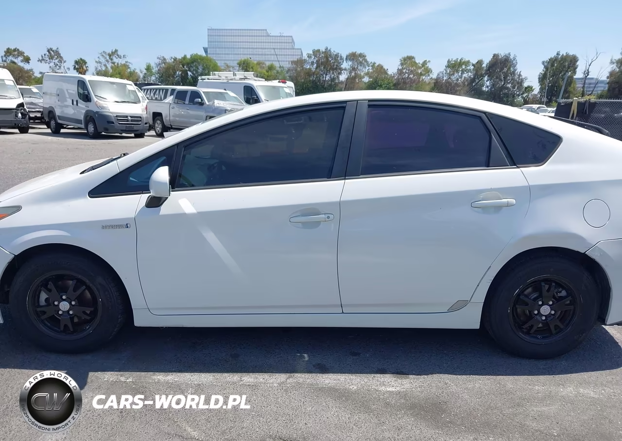 2012 Toyota Prius Two VIN:JTDKN3DU0C5508663 - 14