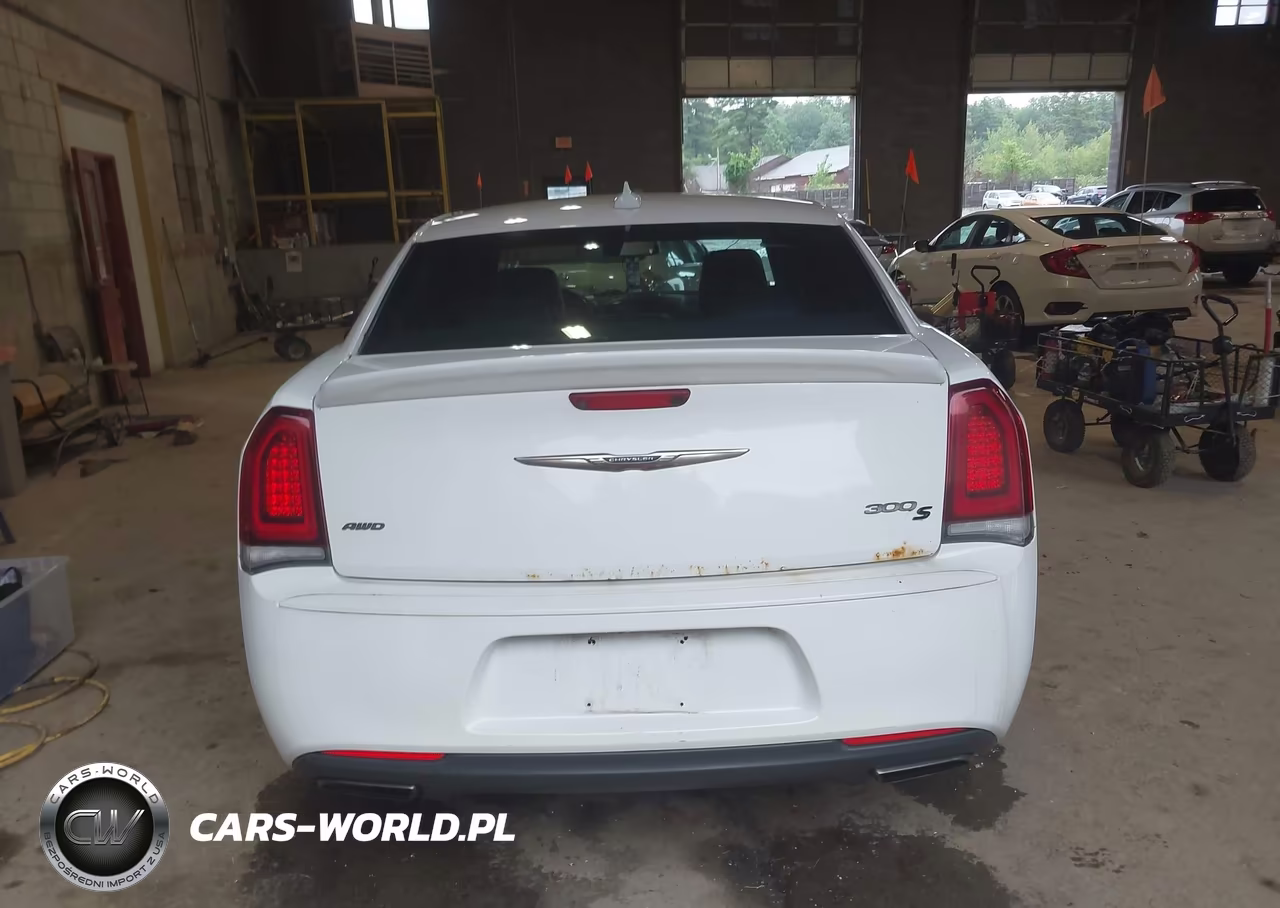 2017 Chrysler 300 VIN:2C3CCAGG1HH582697 - 16