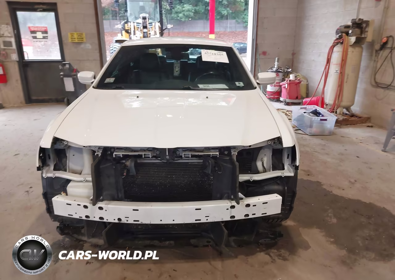 2017 Chrysler 300 VIN:2C3CCAGG1HH582697 - 6