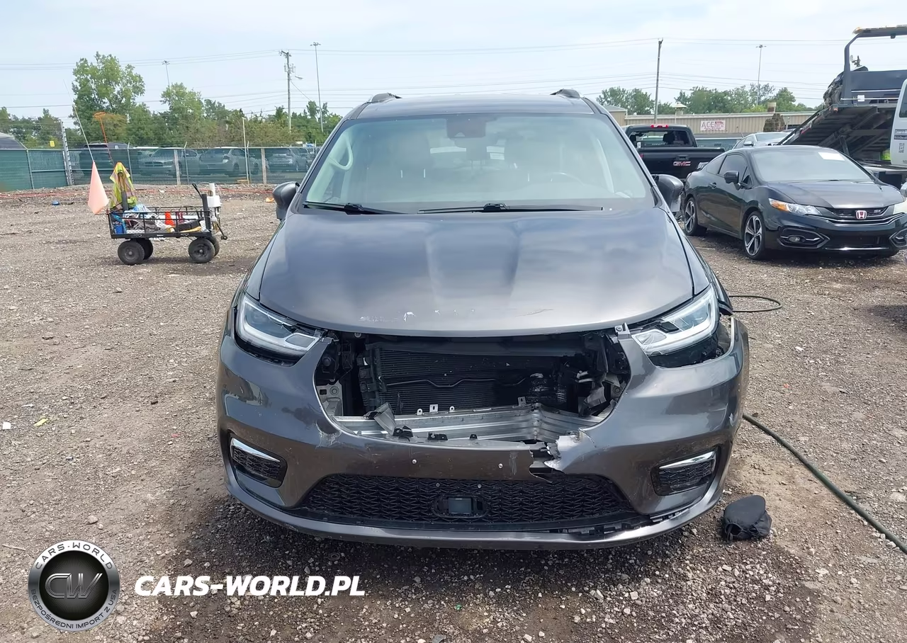 2021 Chrysler Pacifica Touring L VIN:2C4RC1BG9MR529053 - 13