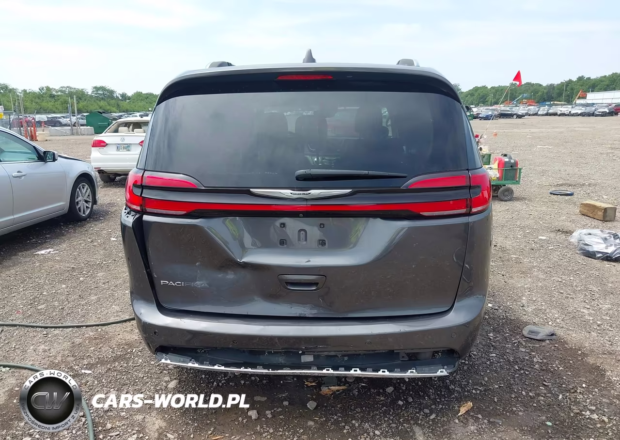 2021 Chrysler Pacifica Touring L VIN:2C4RC1BG9MR529053 - 17