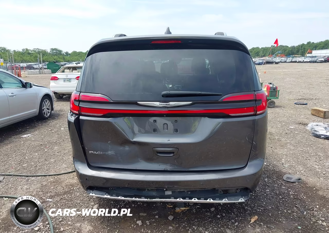2021 Chrysler Pacifica Touring L VIN:2C4RC1BG9MR529053 - 18