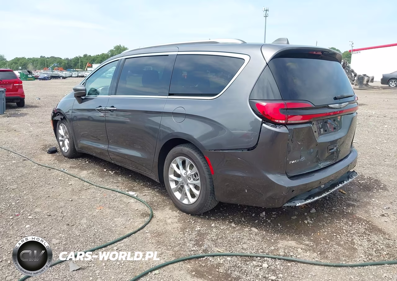 2021 Chrysler Pacifica Touring L VIN:2C4RC1BG9MR529053 - 3