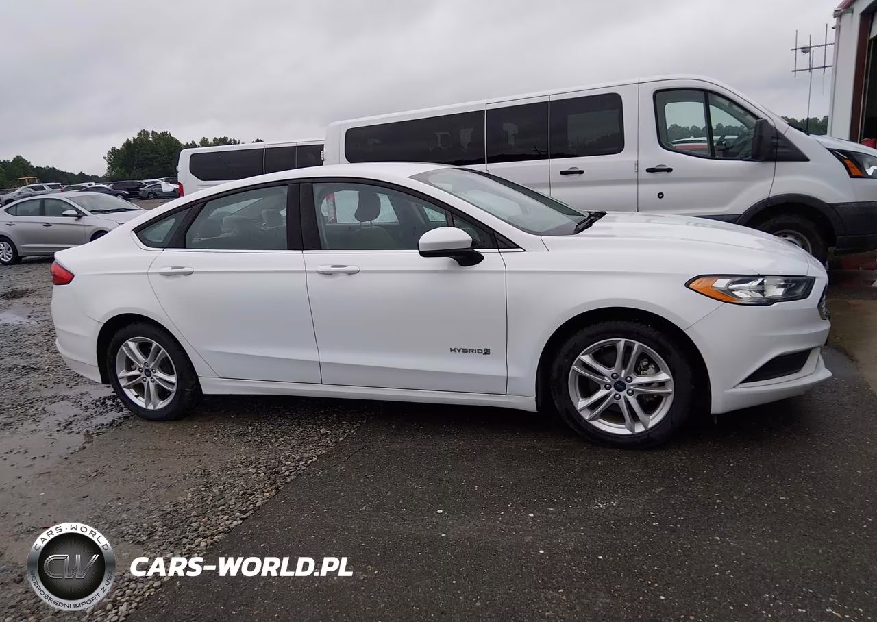 2018 Ford Fusion Hybrid S VIN:3FA6P0UUXJR271593 - 13