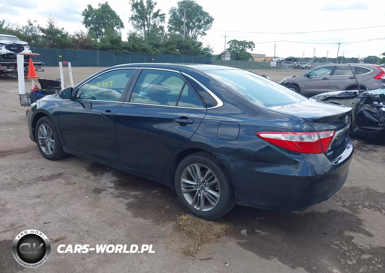 2017 Toyota Camry Se VIN:4T1BF1FK9HU415825 - 3