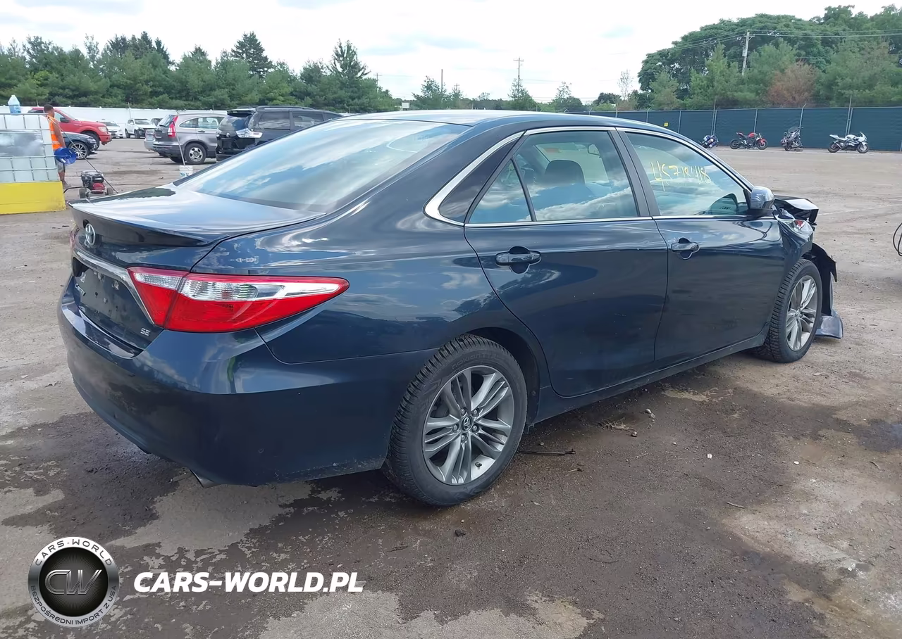2017 Toyota Camry Se VIN:4T1BF1FK9HU415825 - 4