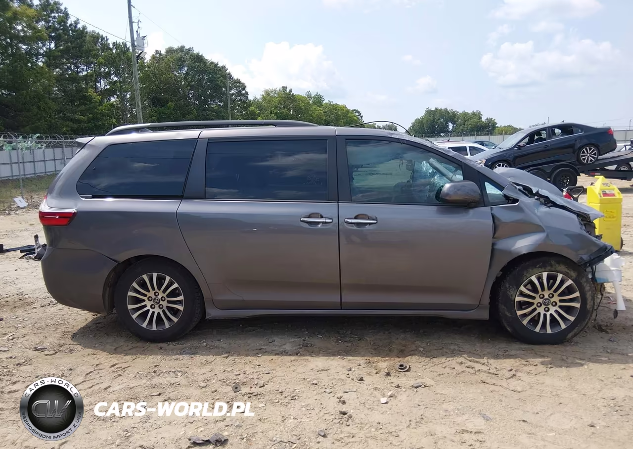 2018 Toyota Sienna Xle 8 Passenger VIN:5TDYZ3DC3JS951998 - 13
