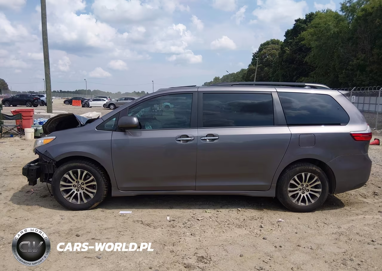 2018 Toyota Sienna Xle 8 Passenger VIN:5TDYZ3DC3JS951998 - 14