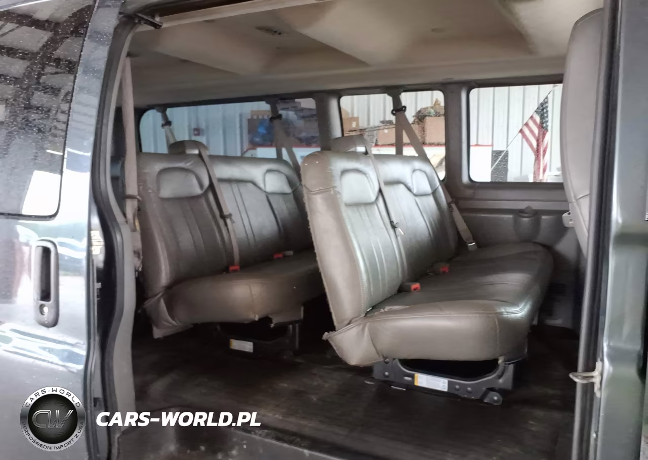 2017 Chevrolet Express 3500 Ls VIN:1GAZGNFG8H1292158 - 8