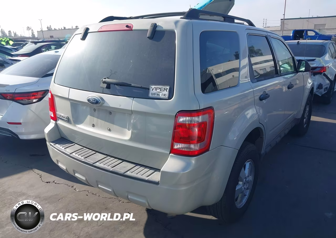2009 Ford Escape Xlt VIN:1FMCU03739KA21397 - 4