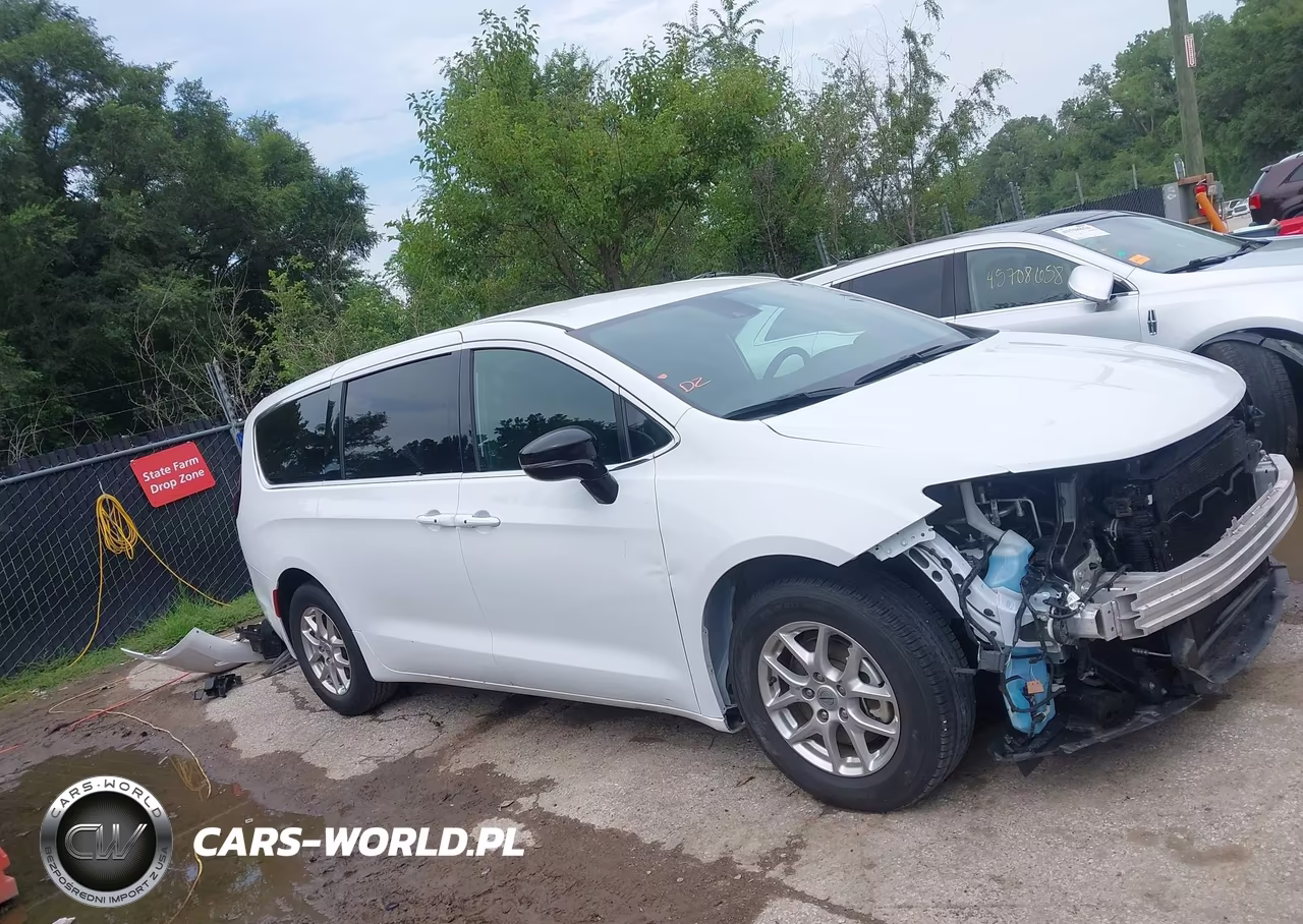 2025 Chrysler Pacifica Select VIN:2C4RC1BG6SR520775 - 13