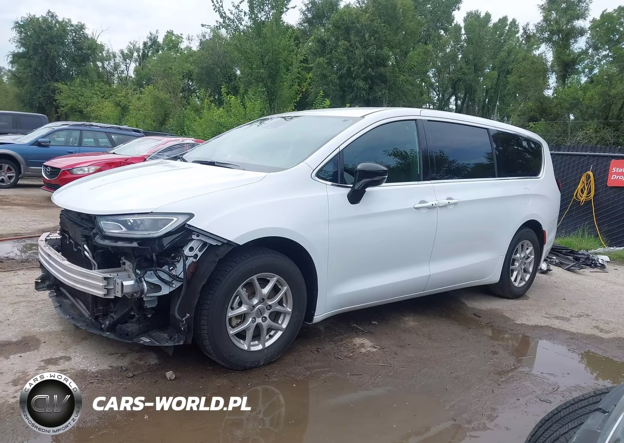 2025 Chrysler Pacifica Select VIN:2C4RC1BG6SR520775 - 14
