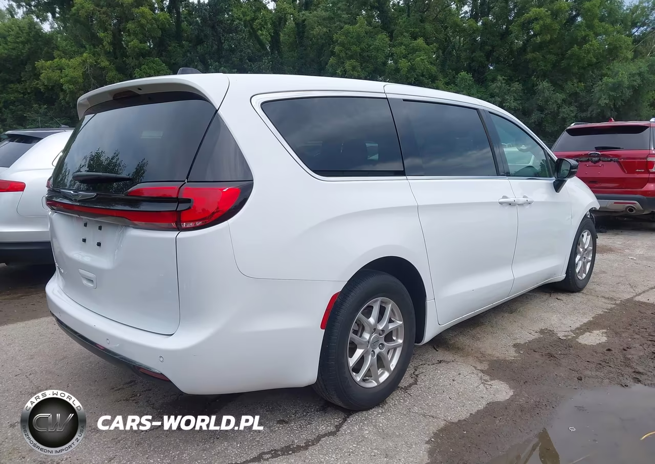 2025 Chrysler Pacifica Select VIN:2C4RC1BG6SR520775 - 4