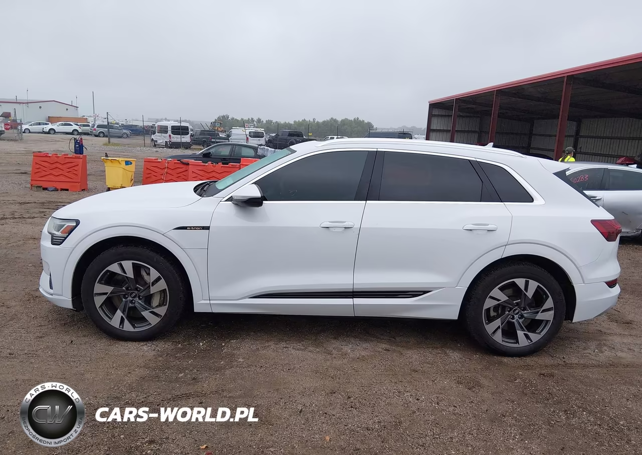2021 Audi E-Tron Premium Quattro VIN:WA1AAAGE5MB020404 - 14