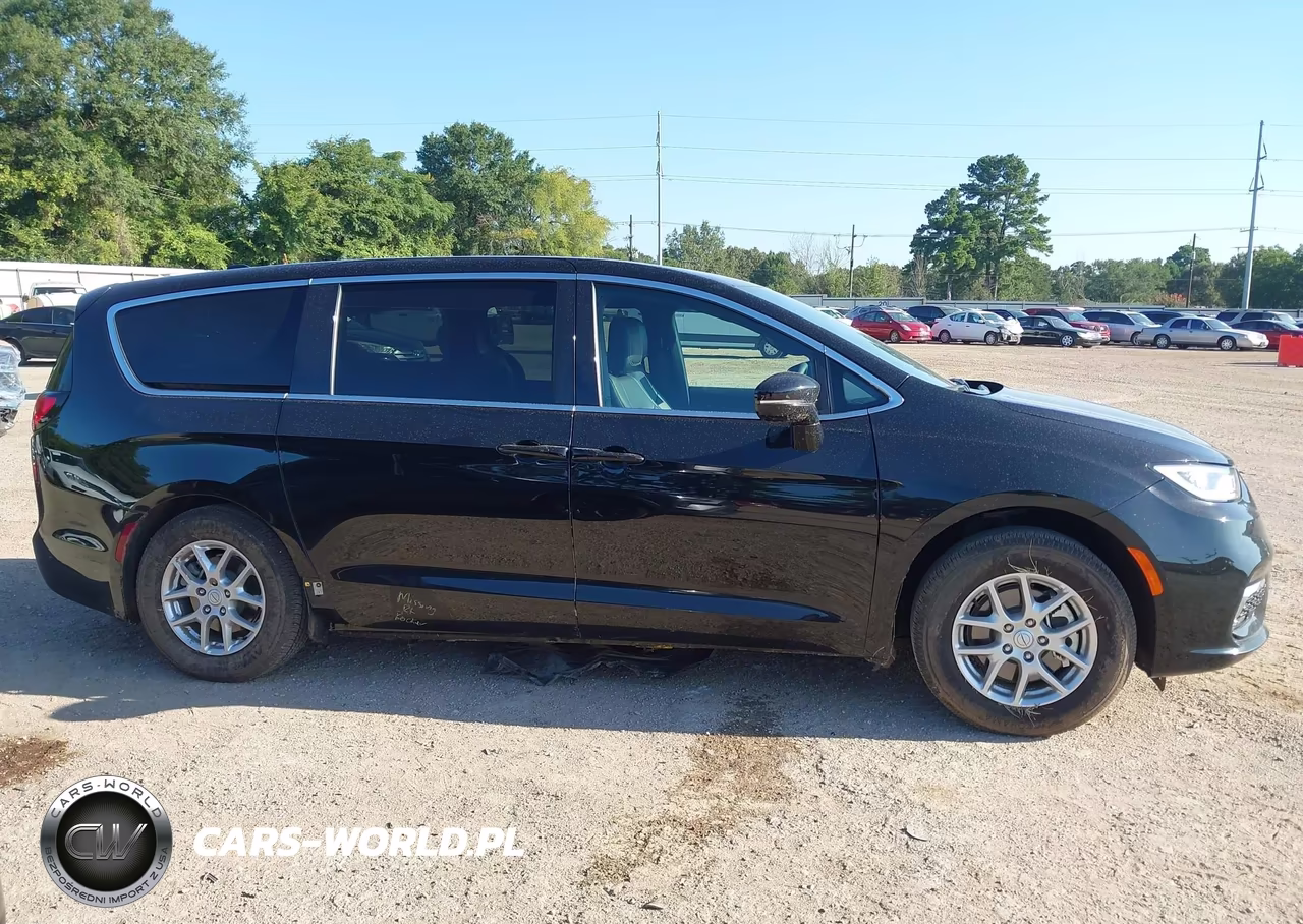 2026 Chrysler Pacifica Select VIN:2C4RC1BG6TR239593 - 13