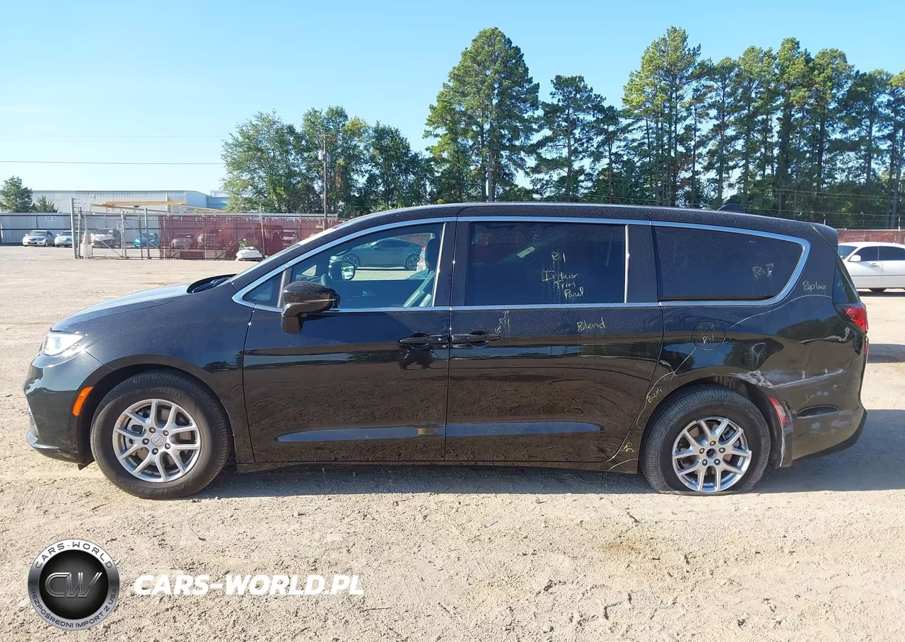 2026 Chrysler Pacifica Select VIN:2C4RC1BG6TR239593 - 14