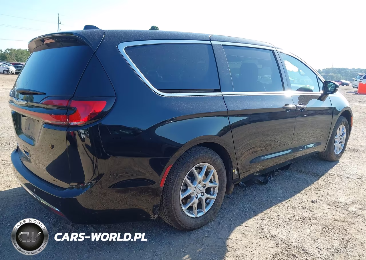 2026 Chrysler Pacifica Select VIN:2C4RC1BG6TR239593 - 4
