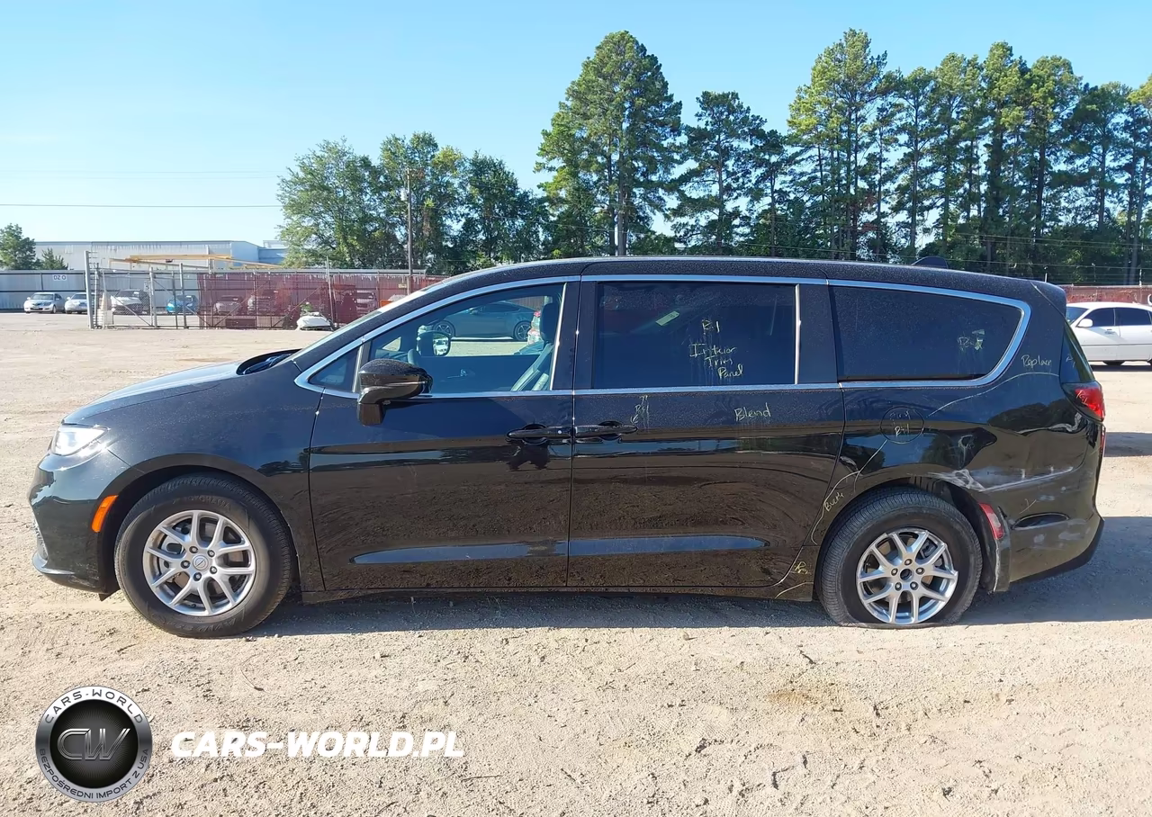 2026 Chrysler Pacifica Select VIN:2C4RC1BG6TR239593 - 6