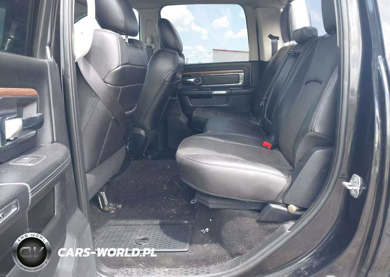 2016 Ram 3500 Laramie VIN:3C63RRJL4GG277117 - 7