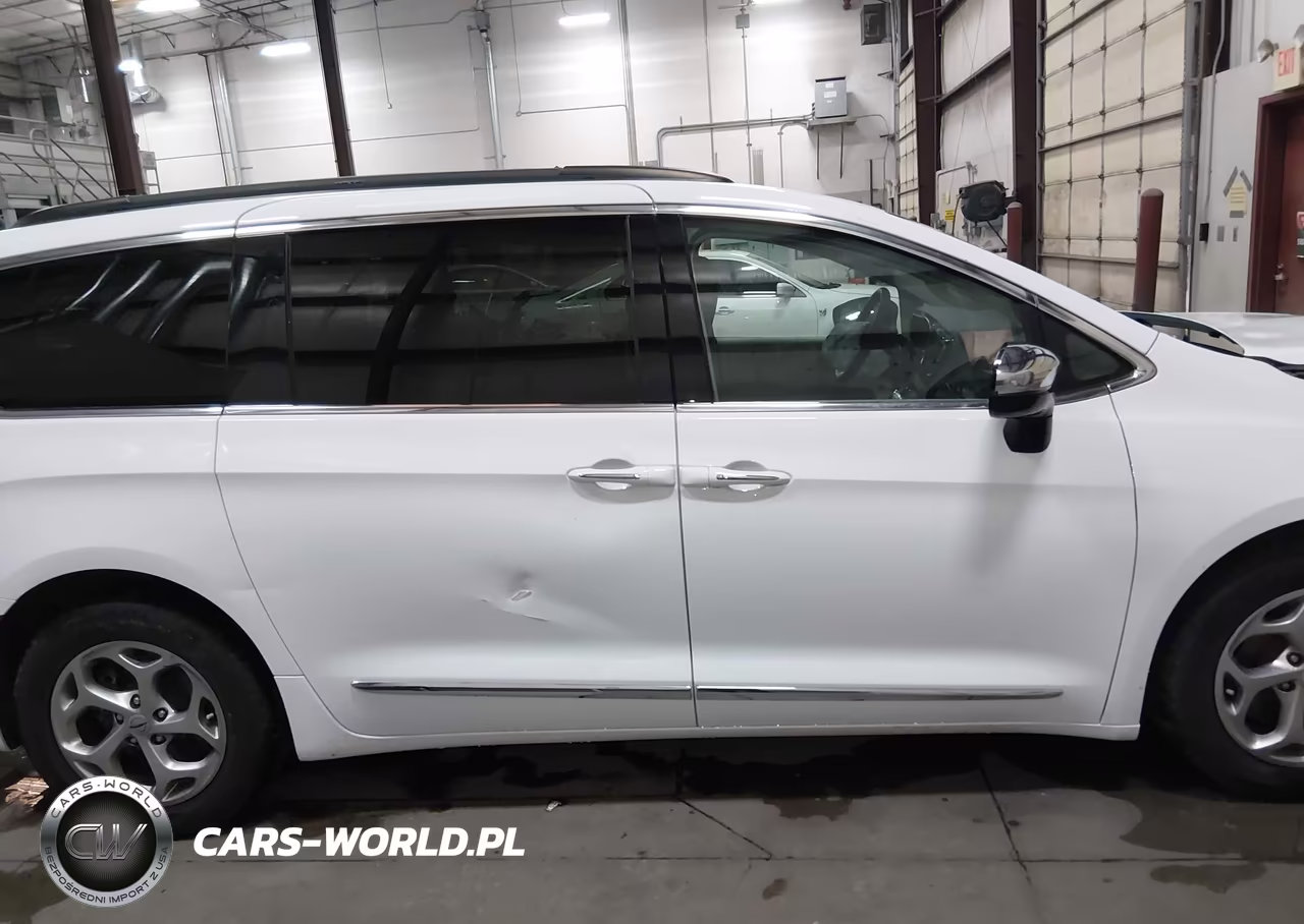 2023 Chrysler Pacifica Limited VIN:2C4RC1GGXPR515806 - 13