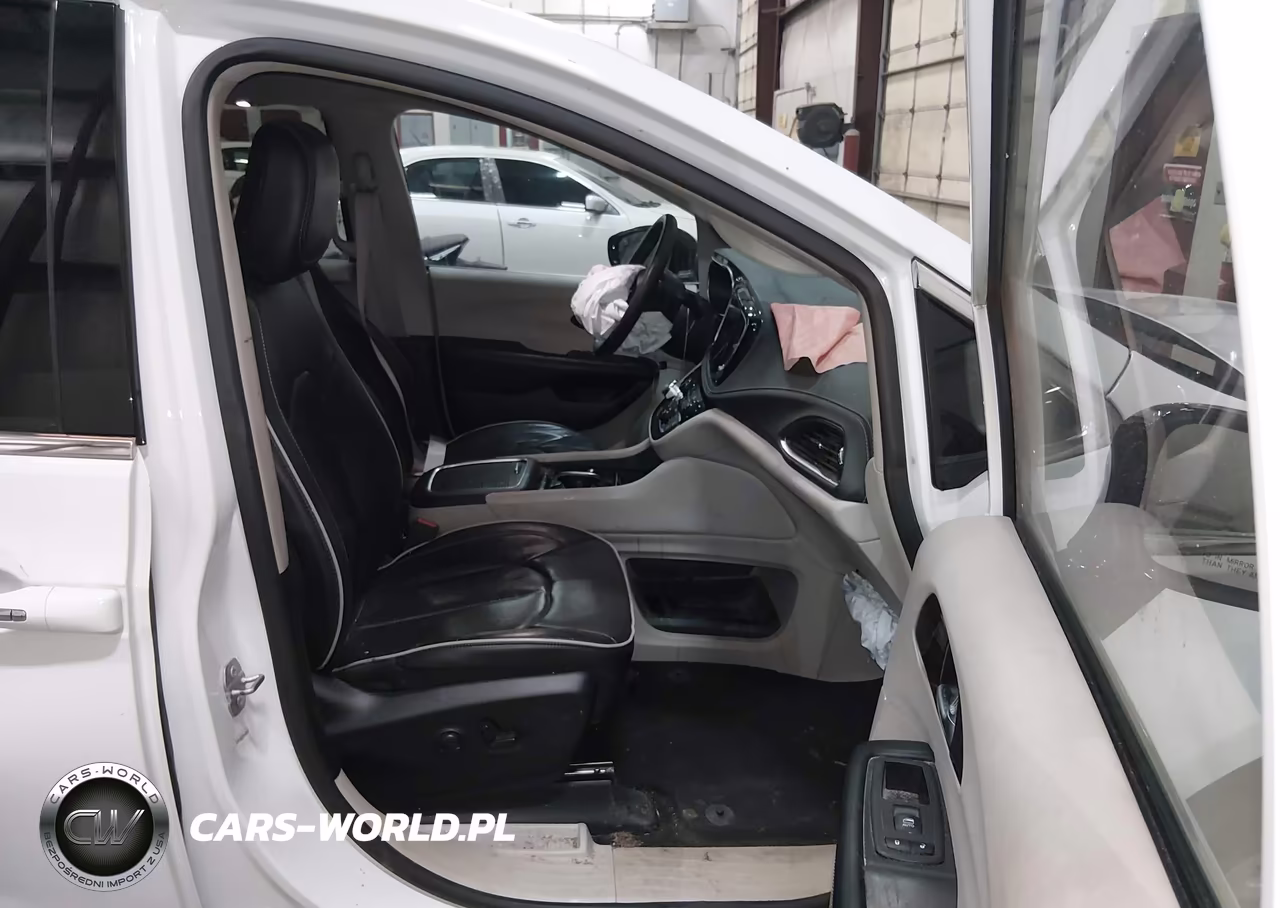2023 Chrysler Pacifica Limited VIN:2C4RC1GGXPR515806 - 5