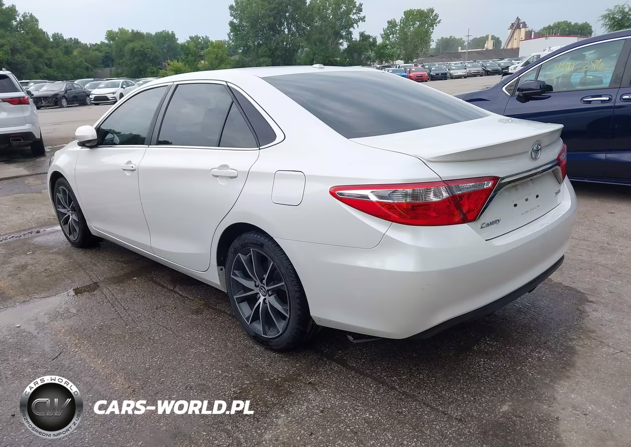 2017 Toyota Camry Xse VIN:4T1BF1FK9HU732410 - 3