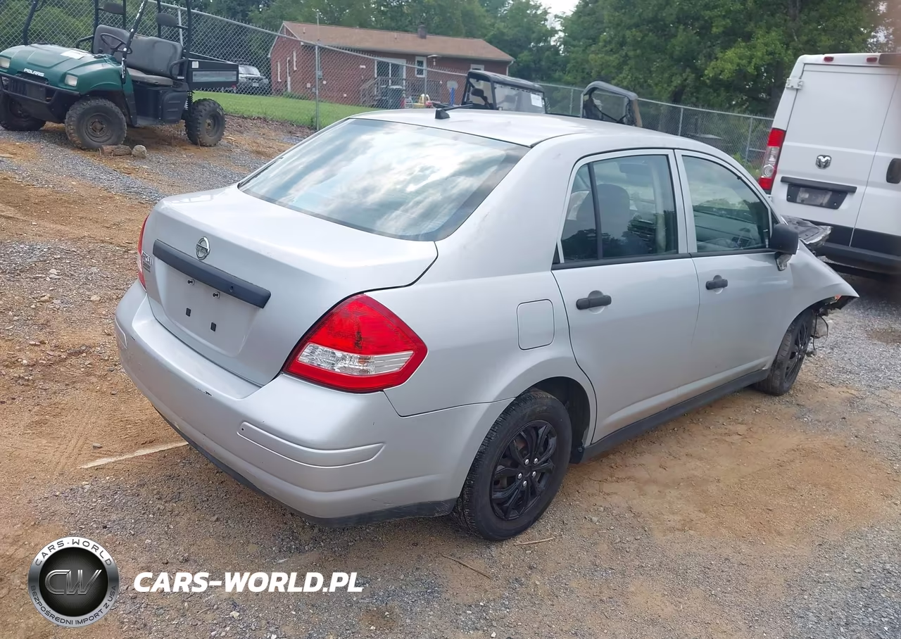 2011 Nissan Versa 1.6 VIN:3N1CC1AP5BL372383 - 4