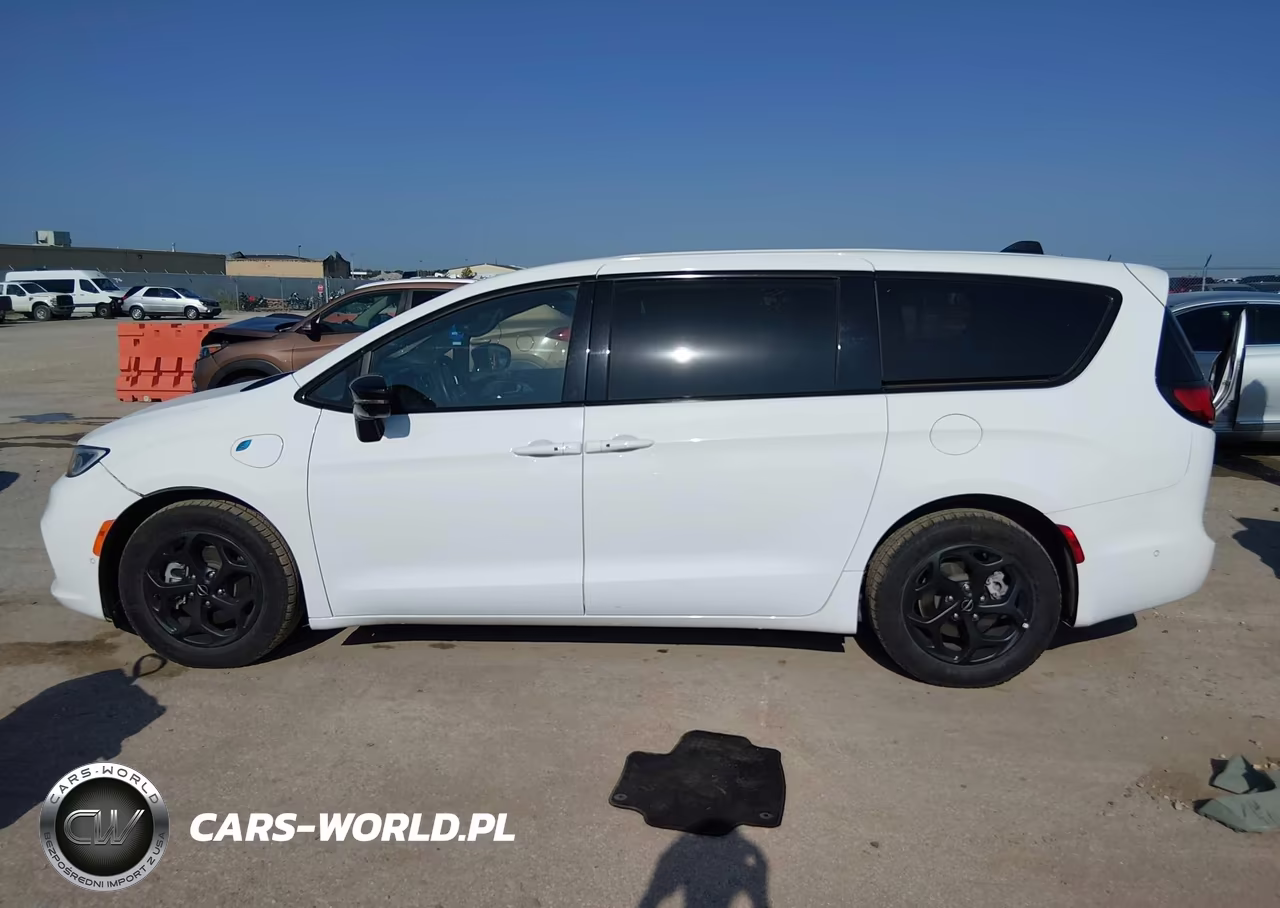 2024 Chrysler Pacifica Hybrid S Appearance Pkg VIN:2C4RC1S73RR115211 - 14