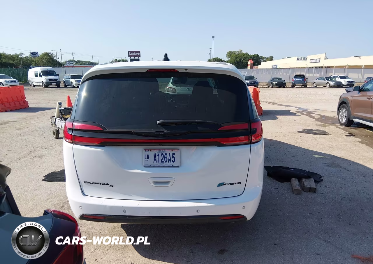 2024 Chrysler Pacifica Hybrid S Appearance Pkg VIN:2C4RC1S73RR115211 - 16
