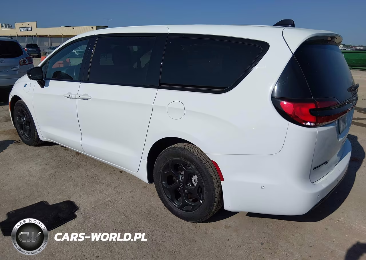2024 Chrysler Pacifica Hybrid S Appearance Pkg VIN:2C4RC1S73RR115211 - 3