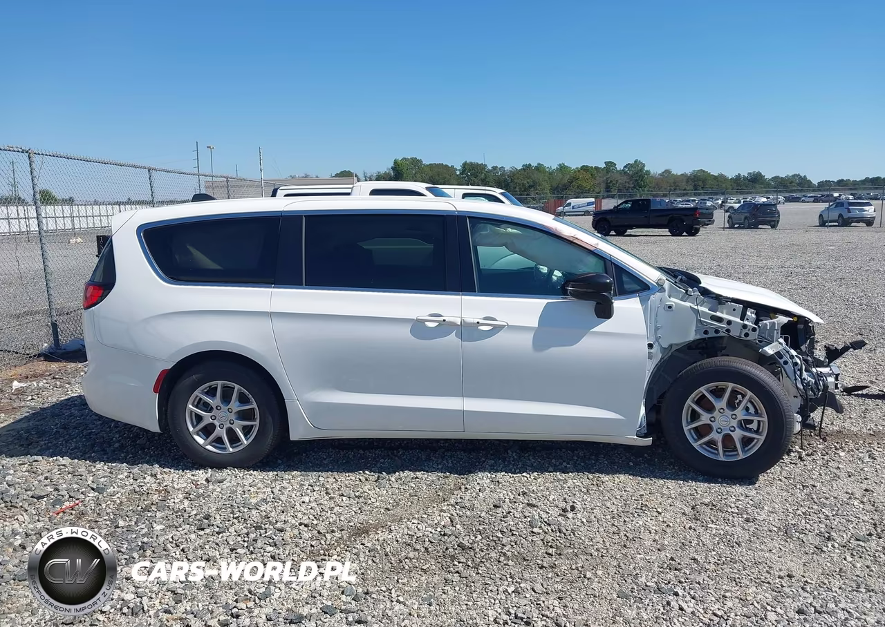 2026 Chrysler Voyager Lx VIN:2C4RC1CG0TR161388 - 14