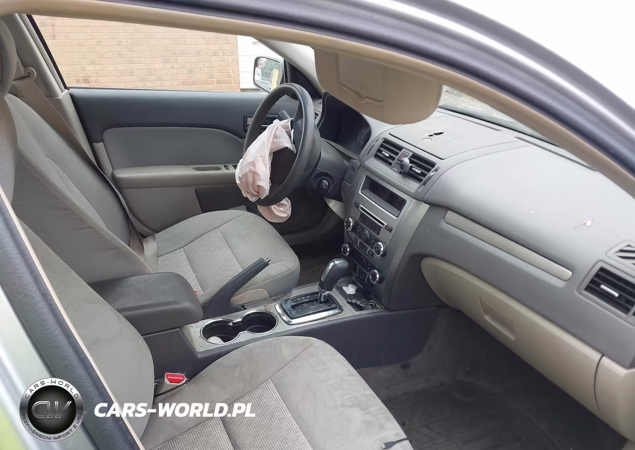 2012 Ford Fusion S VIN:3FAHP0GA1CR219153 - 5