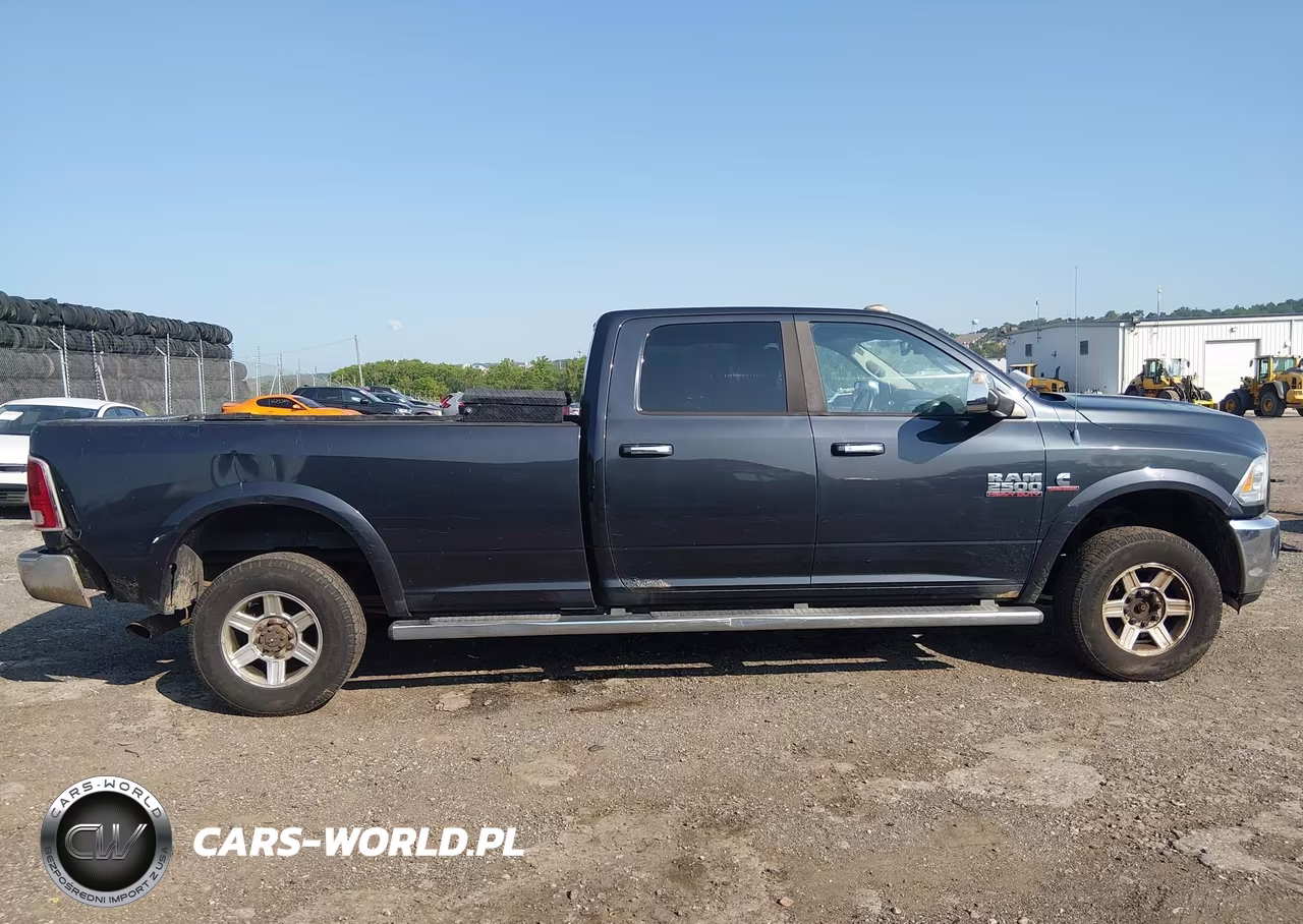 2013 Ram 2500 Laramie VIN:3C6UR5KL3DG560454 - 13