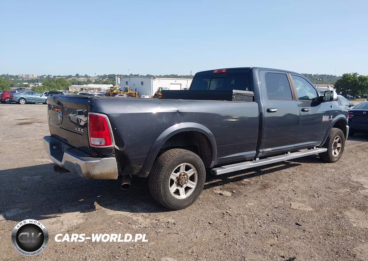2013 Ram 2500 Laramie VIN:3C6UR5KL3DG560454 - 4
