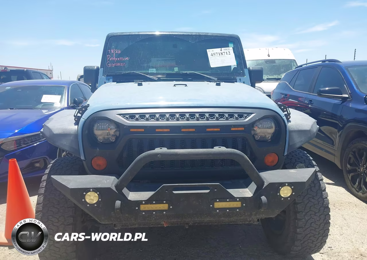 2013 Jeep Wrangler Unlimited Sahara VIN:1C4BJWEG6DL629569 - 13
