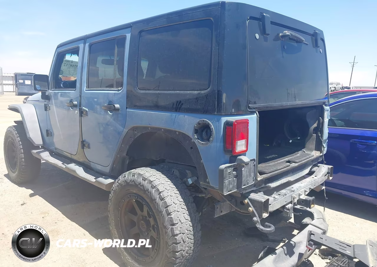 2013 Jeep Wrangler Unlimited Sahara VIN:1C4BJWEG6DL629569 - 3