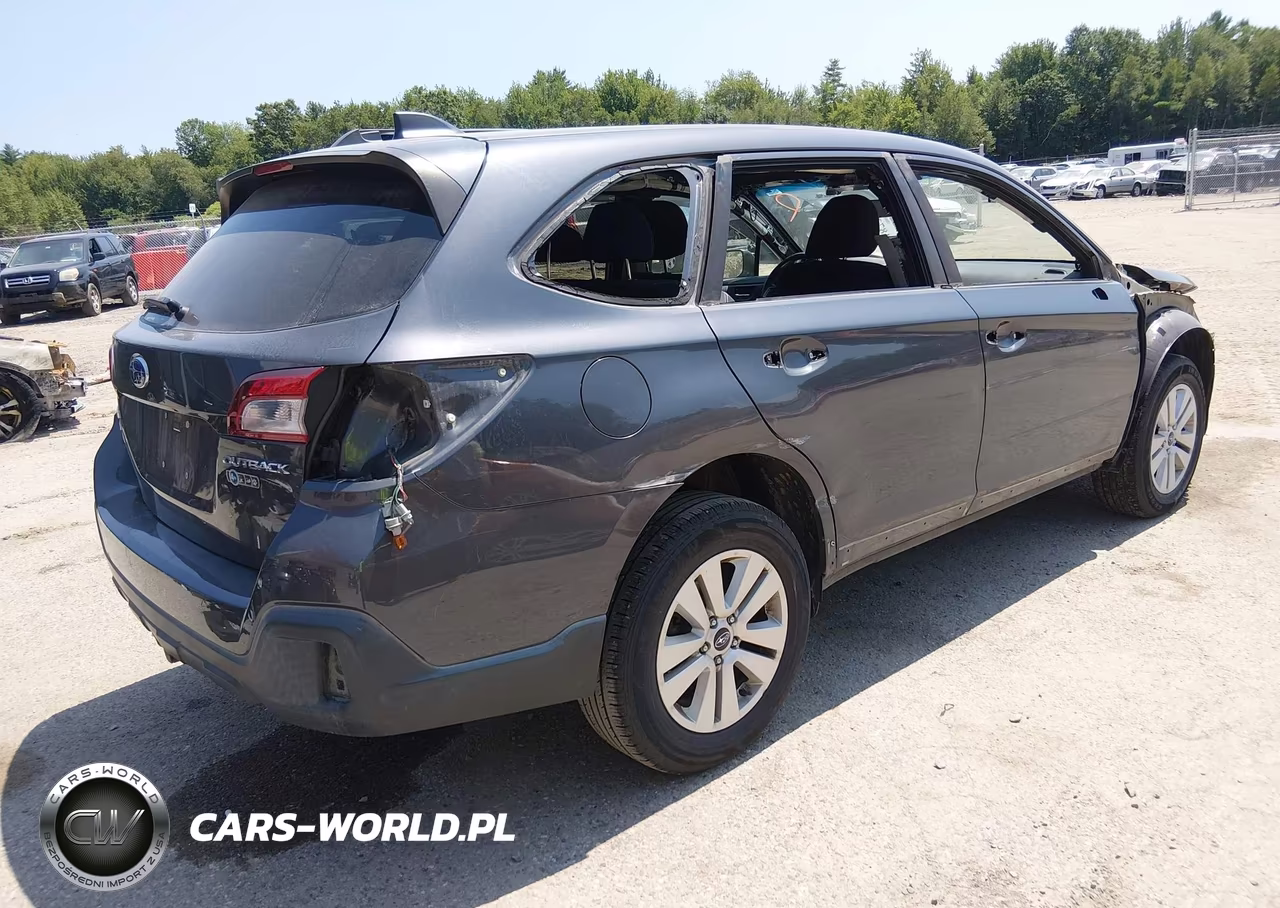2019 Subaru Outback 2.5I Premium VIN:4S4BSAFC1K3376973 - 4