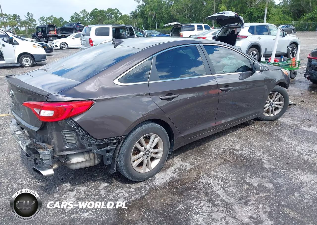 2016 Hyundai Sonata Se VIN:5NPE24AF6GH281924 - 4
