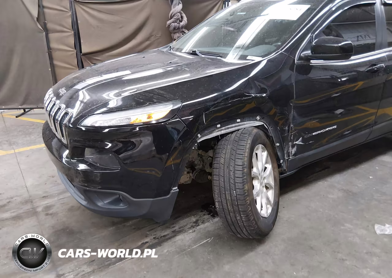 2018 Jeep Cherokee Latitude Plus 4X4 VIN:1C4PJMLX8JD602487 - 6